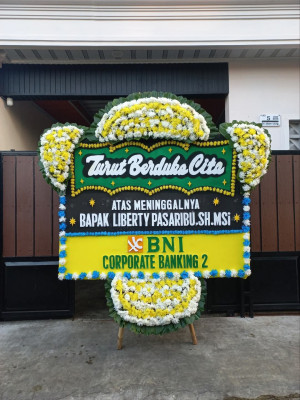Papan Bunga Duka di Ngluyu