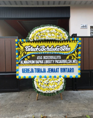 Papan Bunga Duka di Ngluyu