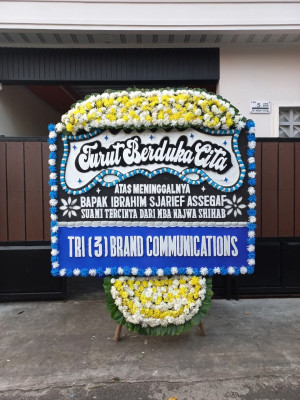 Papan Bunga Duka di Ngluyu